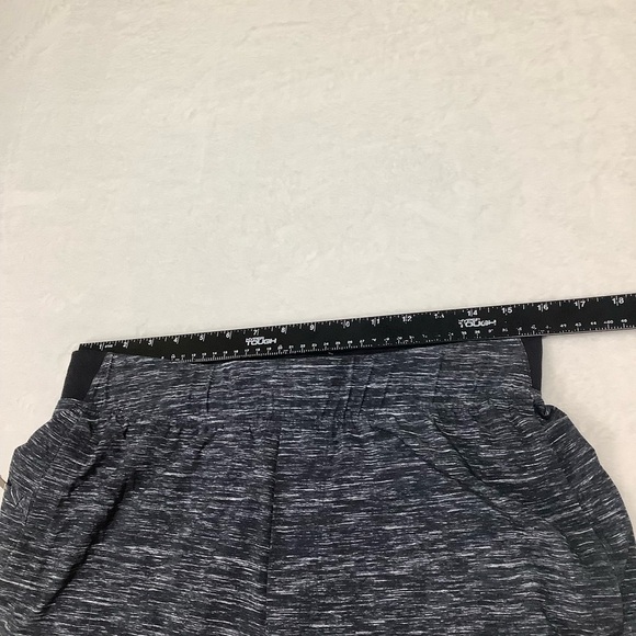 Lululemon Men’s Shorts Lined 9” Size Medium Heathered Black - Picture 7 of 8